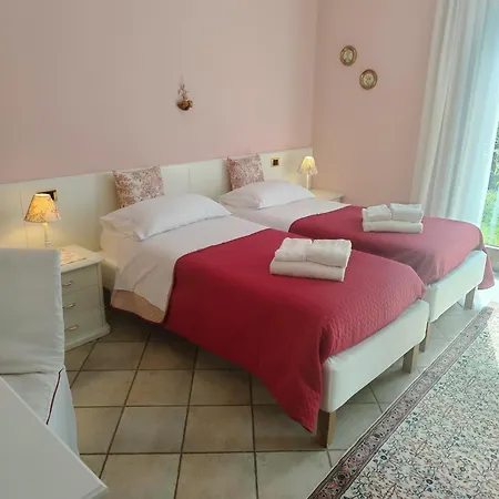 Campo Dei Fiori Отель типа 